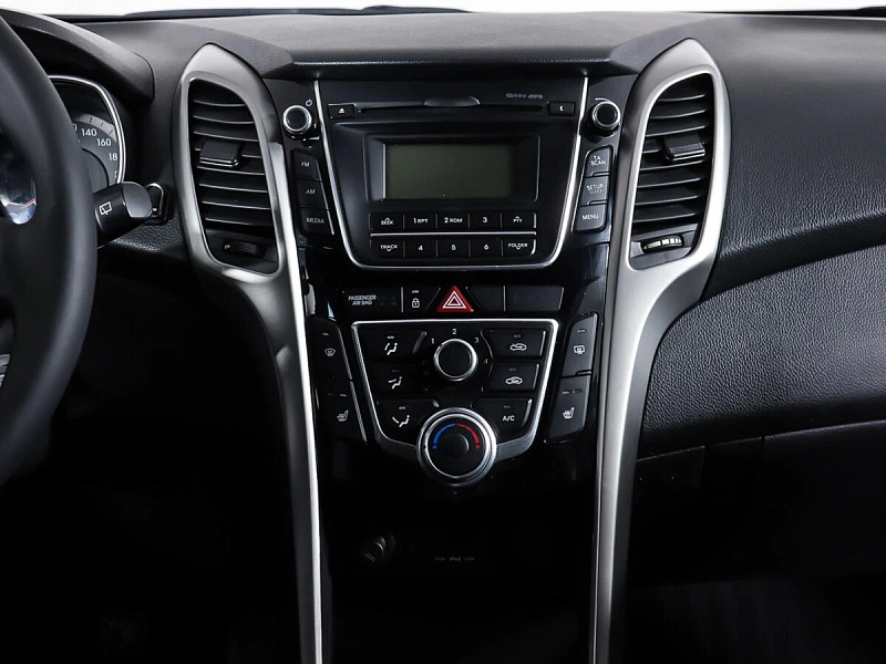 i30