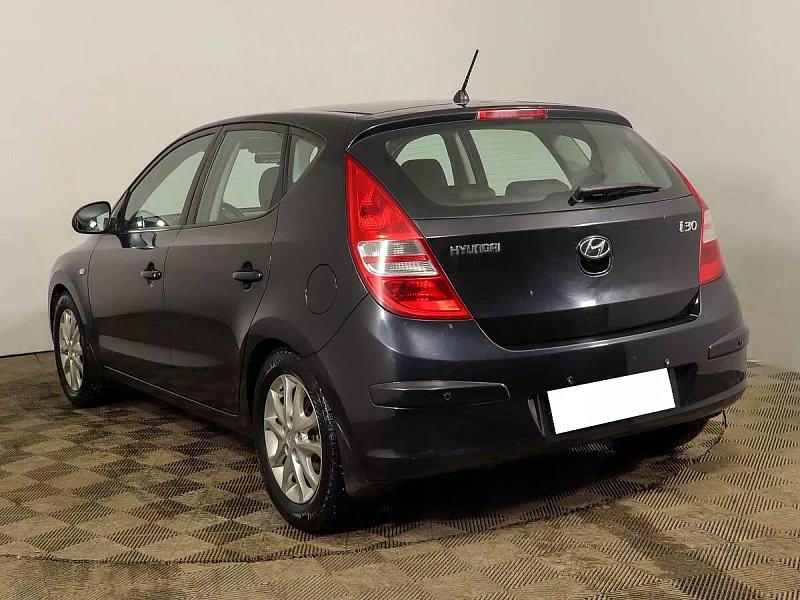 i30