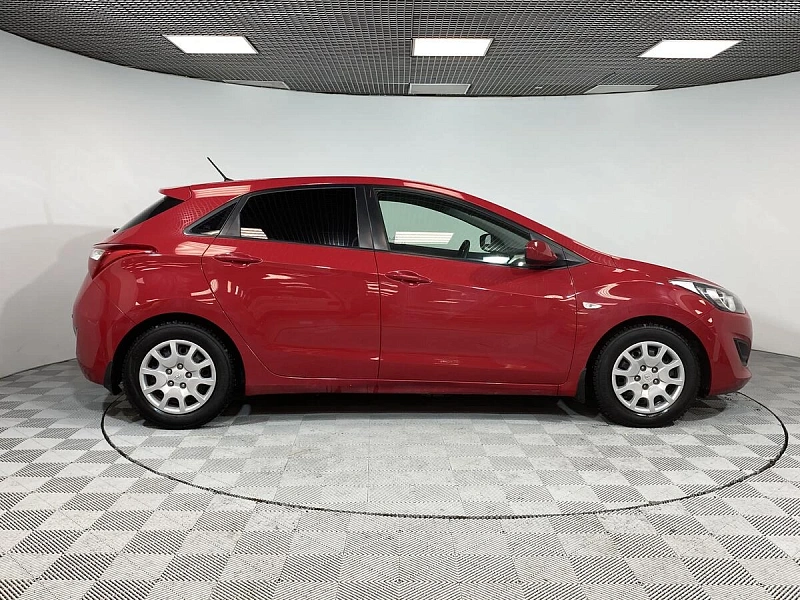 i30