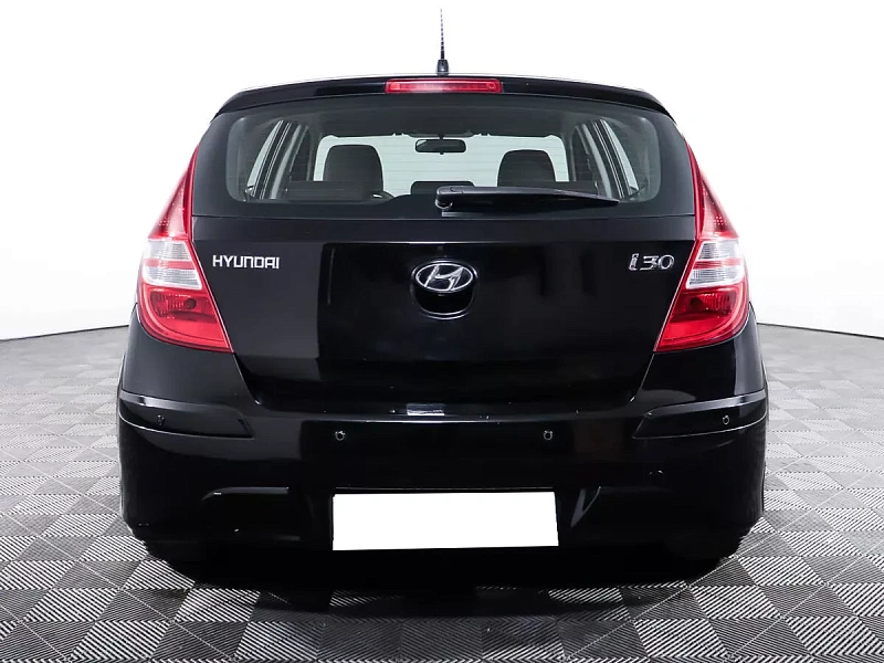 i30