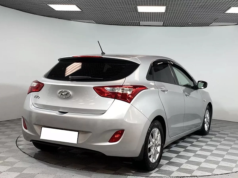 i30