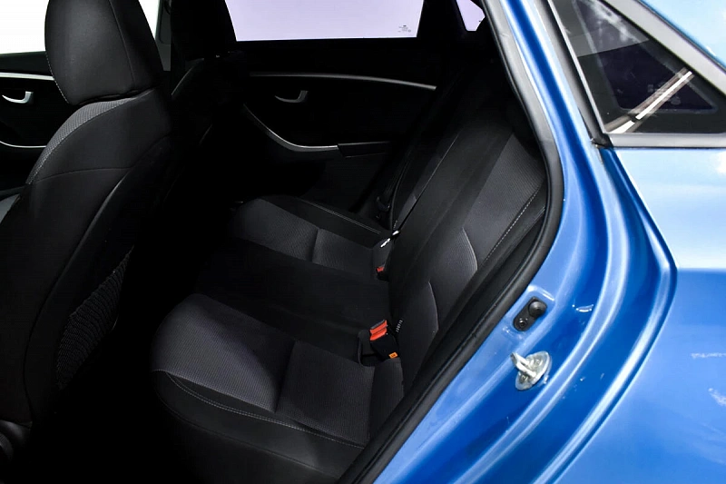 i30