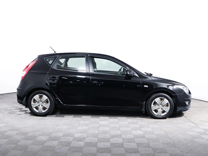 i30