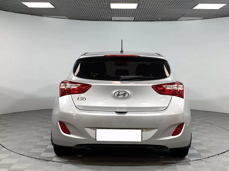 i30