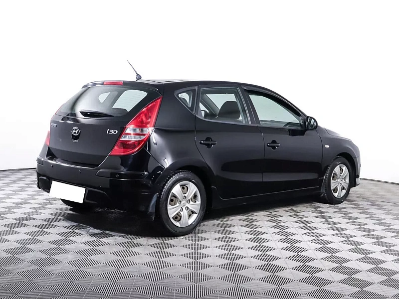 i30