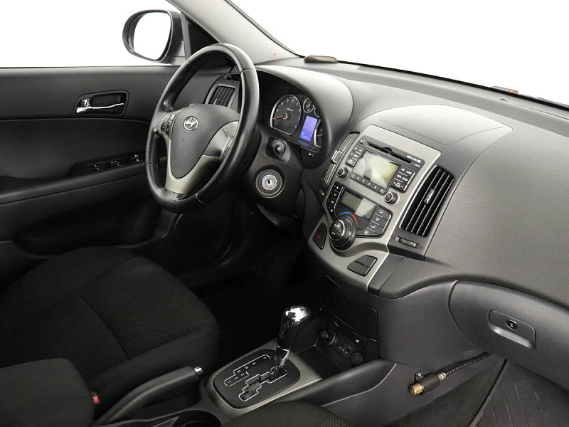 i30