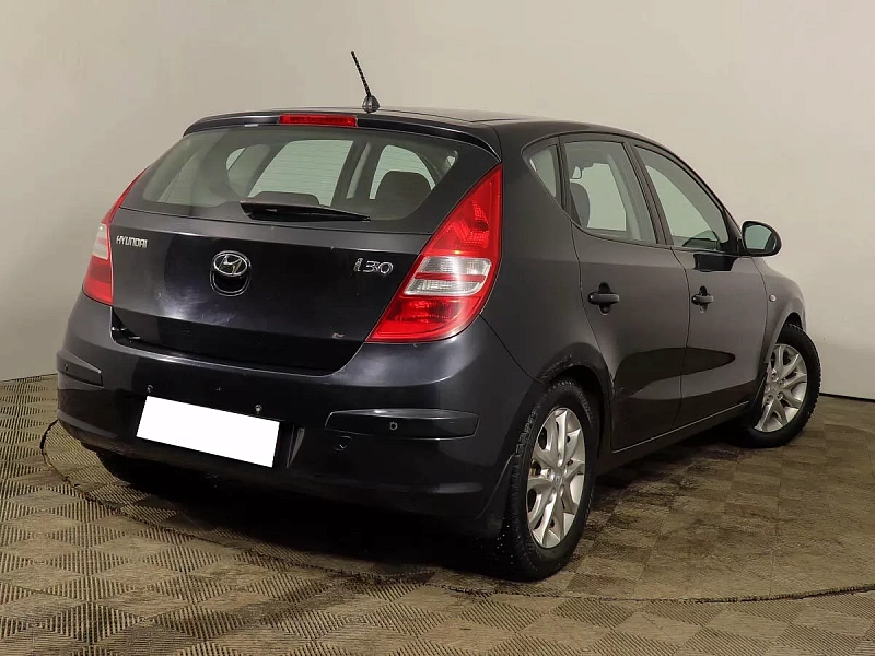 i30