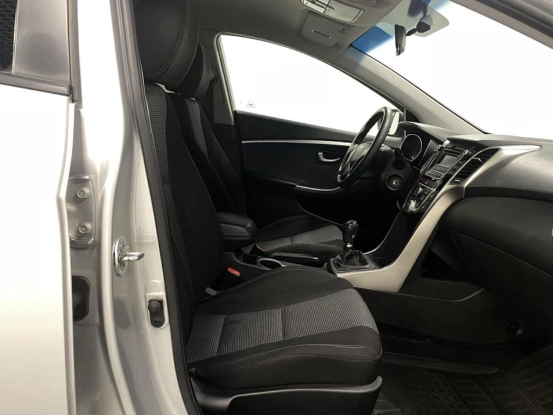 i30