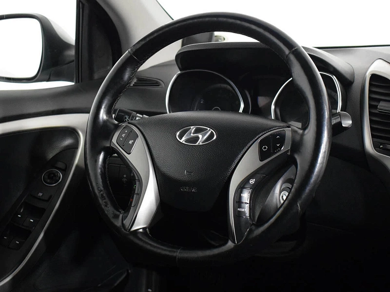 i30