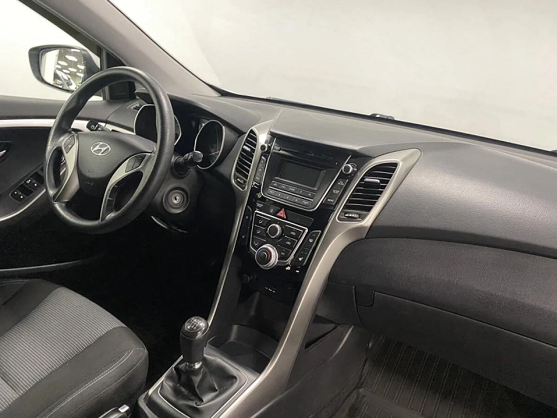 i30